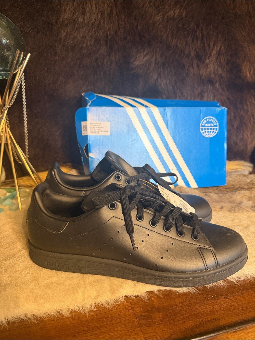adidas Black Low-Top Leather Sneakers Stan smith 10 NEW (5000H) - Picture 2 of 6